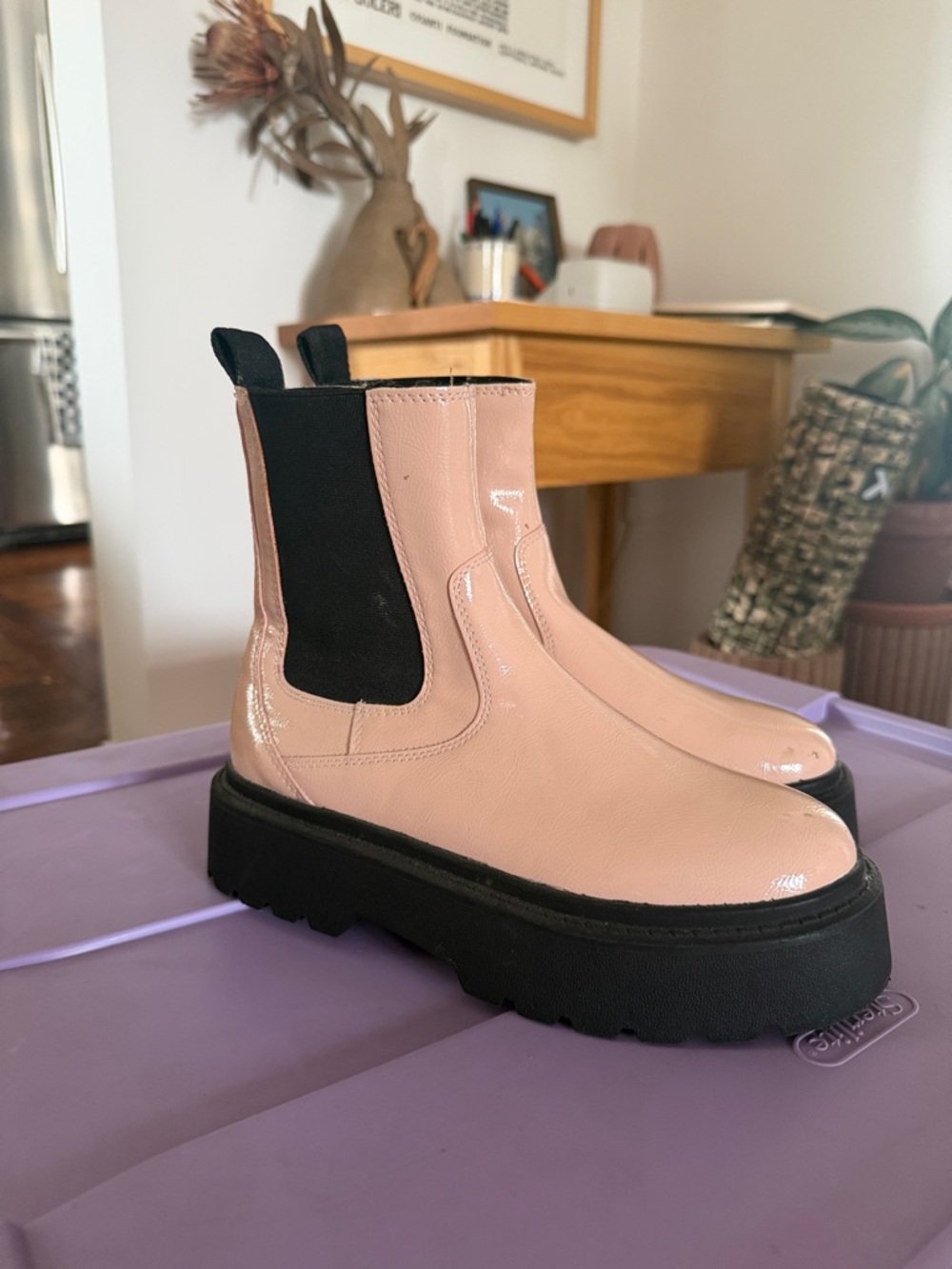 Women’s Chunky Chelsea Boot in Blush Pink